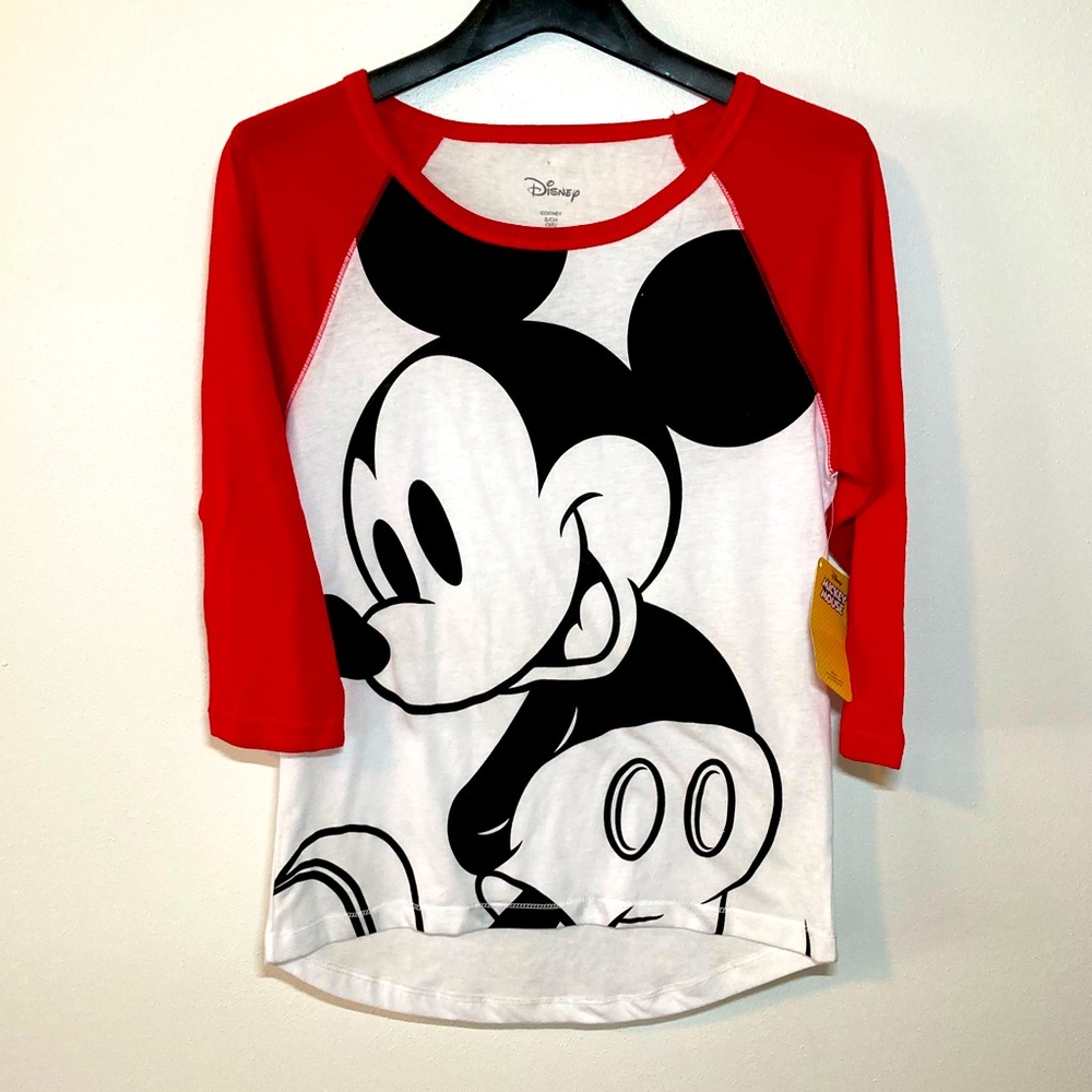 NWT Disney Mickey Mouse Quarter Sleeve Shirt. Size Small